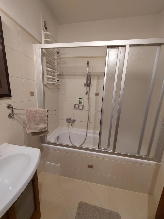 Wygodny Przestronny Apartament Janowskie Blonia Rumia Exterior foto